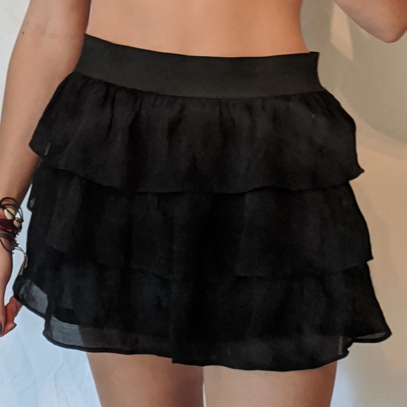 NWOT Black Ruffle Elastic Waist Skirt - Picture 1 of 4
